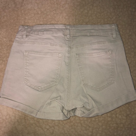 2 H&M shorts! - Picture 4 of 7